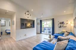 Dual King Suites! Modern Apt 5 Min to the Strip