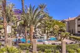 Dual King Suites! Modern Apt 5 Min to the Strip