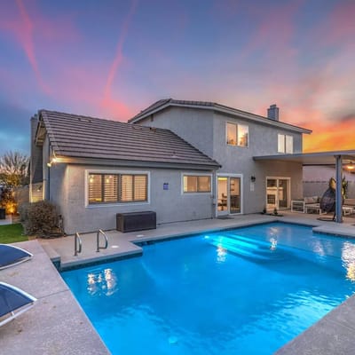 𖤓 Sunset Swim - Lux Vegas Villa, Pool, Hot Tub