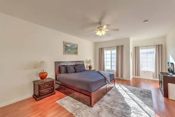 Charming 2BR Apt in Vegas- Pool, Patio, Garden